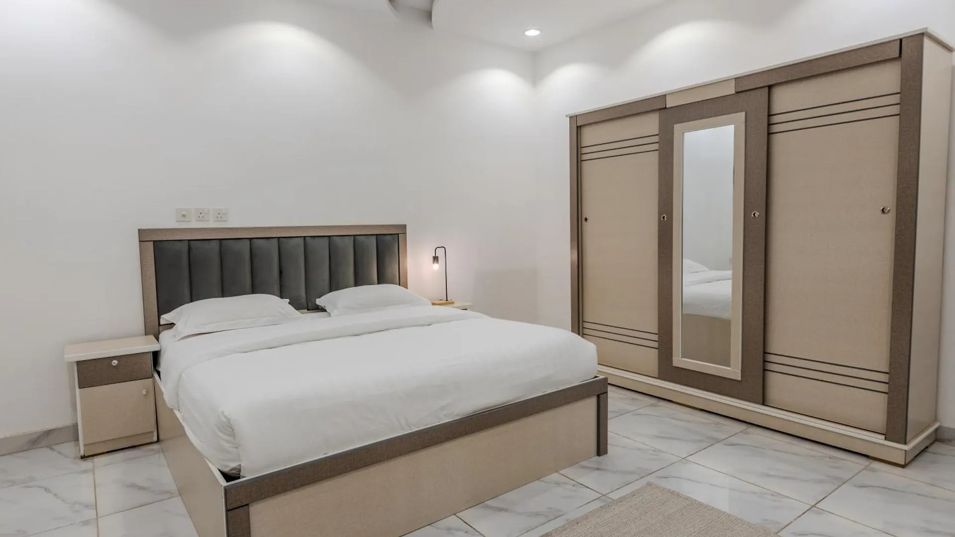 Luxurious Family 3 Bedroom Apartments 10 Mins Drive To Al-Masjid Nabawi - Nozol Noor 1 Medina 0*,  Saudi Arabia